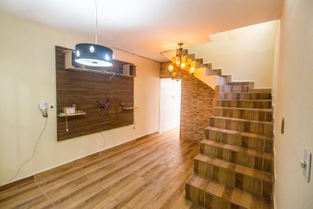 Sala de casa para alugar com 2 quartos, 100m² em Vila da Oportunidade, Carapicuíba