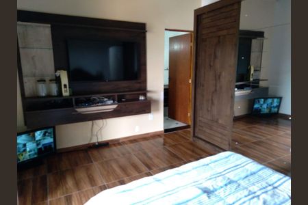 Suíte 2 de casa para alugar com 4 quartos, 500m² em Vila Aurea, Poá