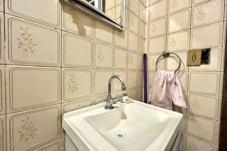 Banheiro 1 de casa à venda com 4 quartos, 90m² em Vila Fachini, São Paulo