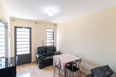 Sala de apartamento para alugar com 2 quartos, 45m² em Chácara São João, São Paulo