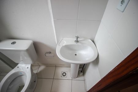 Banheiro de apartamento para alugar com 1 quarto, 30m² em Vila Helena, Sorocaba