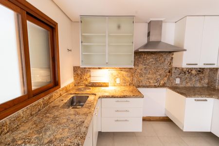 Cozinha de casa de condomínio para alugar com 4 quartos, 400m² em Jardim Isabel, Porto Alegre