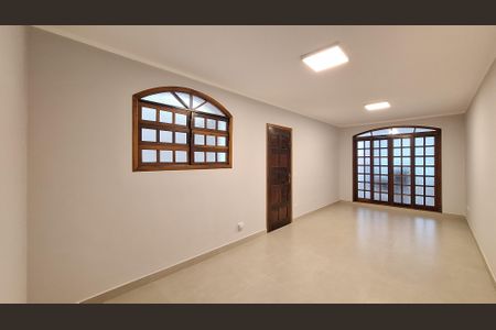 Sala de casa à venda com 3 quartos, 132m² em Jardim Vera Cruz, São Paulo