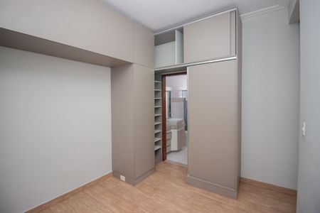 Quarto Suíte de casa à venda com 3 quartos, 180m² em Sapucaias I, Contagem