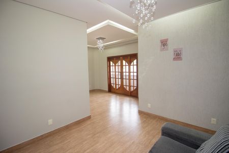 Sala de casa à venda com 3 quartos, 180m² em Sapucaias I, Contagem