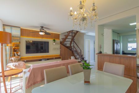 Sala de casa de condomínio à venda com 3 quartos, 160m² em Centro, Canoas