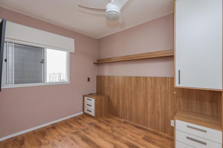 Quarto 1 de apartamento para alugar com 2 quartos, 56m² em Jardim Maria Rosa, Taboão da Serra