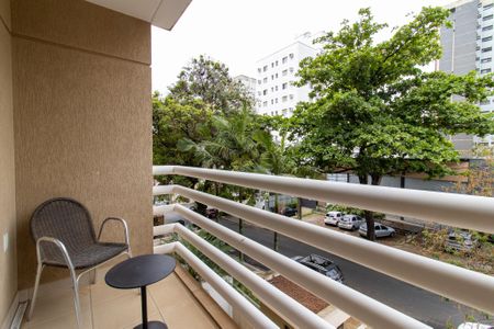 Varanda de apartamento para alugar com 1 quarto, 50m² em Cambuí, Campinas