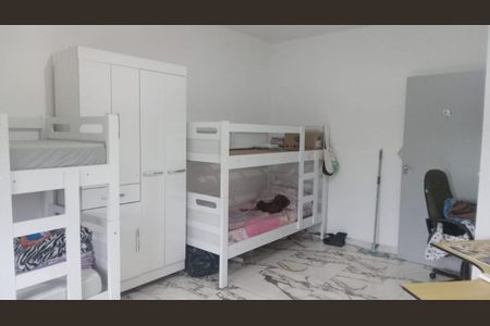 Casa à venda com 4 quartos, 200m² em Parque das Universidades, Campinas