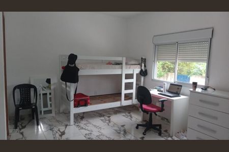 Casa à venda com 4 quartos, 200m² em Parque das Universidades, Campinas