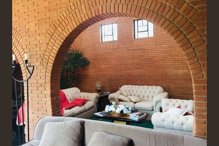 Casa à venda com 3 quartos, 480m² em Sousas, Campinas