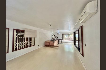 Sala de casa para alugar com 4 quartos, 390m² em Ideal, Novo Hamburgo