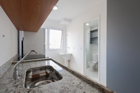 Cozinha e área de serviço de kitnet/studio à venda com 1 quarto, 26m² em Jardim São Paulo, São Paulo