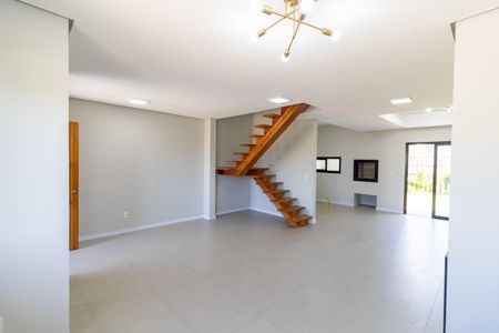 Sala de casa de condomínio à venda com 3 quartos, 130m² em Hípica, Porto Alegre