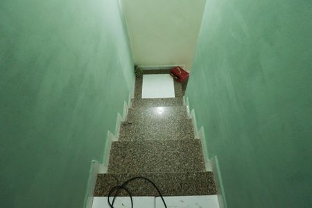 Escada de casa para alugar com 2 quartos, 113m² em Parque Sao Luis, São Paulo