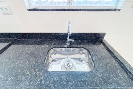 Sala/Cozinha de apartamento para alugar com 2 quartos, 80m² em Jardim Maringa, São Paulo