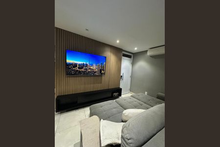 Sala de casa de condomínio à venda com 2 quartos, 140m² em Vila Jacuí, São Paulo