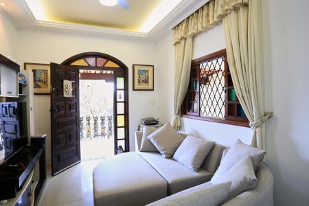 Sala de casa para alugar com 3 quartos, 360m² em Palmares, Belo Horizonte