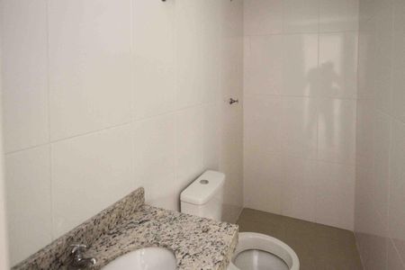 Banheiro de apartamento para alugar com 2 quartos, 38m² em Cidade Líder, São Paulo