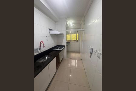 Cozinha de apartamento para alugar com 2 quartos, 55m² em Caiapia, Cotia