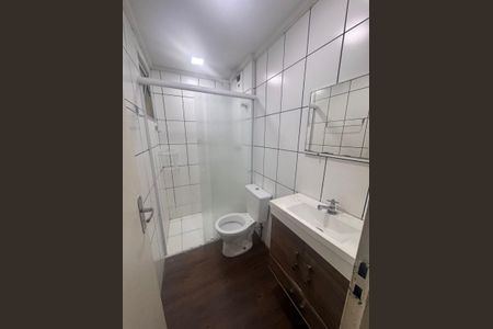 Banheiro de apartamento para alugar com 2 quartos, 55m² em Caiapia, Cotia