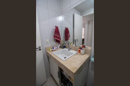Banheiro de apartamento à venda com 2 quartos, 58m² em Vila Polopoli, São Paulo