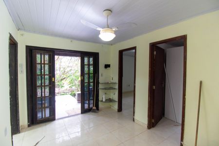 Sala de casa para alugar com 2 quartos, 70m² em Maria Paula, Niterói