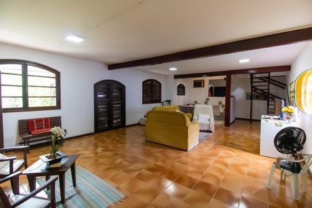 Sala de casa para alugar com 4 quartos, 290m² em Itaipu, Niterói