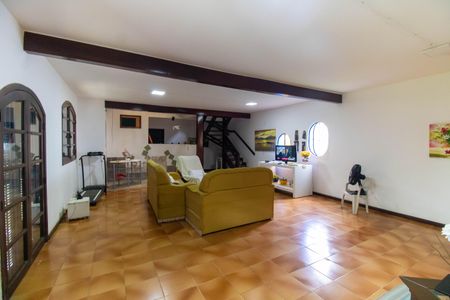 Sala de casa para alugar com 4 quartos, 290m² em Itaipu, Niterói