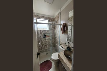 Banheiro de apartamento à venda com 2 quartos, 57m² em Vila Nova Jundiainopolis, Jundiaí