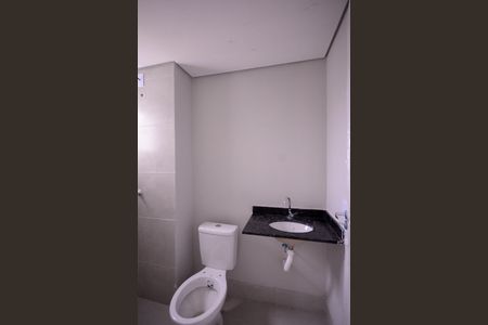 Banheiro de apartamento para alugar com 1 quarto, 24m² em Vila Nair, São Paulo