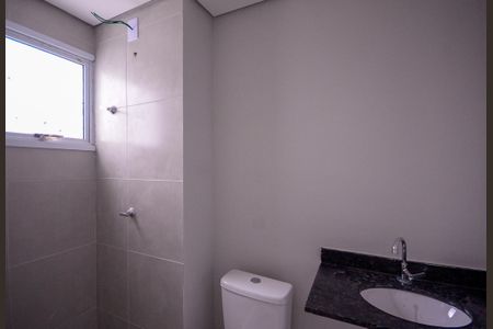Banheiro de apartamento para alugar com 1 quarto, 24m² em Vila Nair, São Paulo