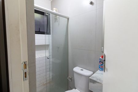 Banheiro Social de kitnet/studio para alugar com 1 quarto, 20m² em Vila Butantã, São Paulo