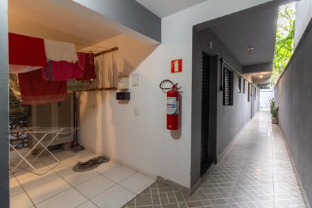 Área comum - Lavanderia de kitnet/studio para alugar com 1 quarto, 20m² em Vila Butantã, São Paulo