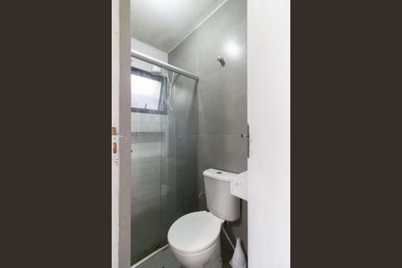 Banheiro de kitnet/studio para alugar com 1 quarto, 20m² em Vila Butantã, São Paulo