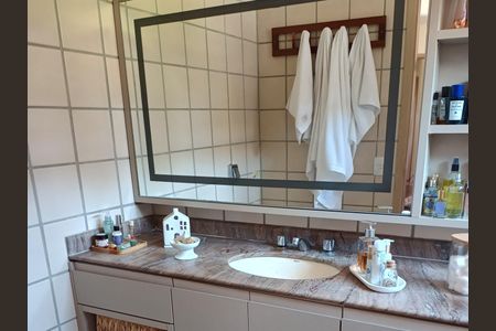 Casa à venda com 5 quartos, 590m² em São Francisco, Niterói