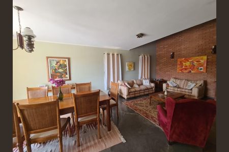 Sala de casa de condomínio para alugar com 3 quartos, 490m² em Bairro das Palmeiras, Campinas