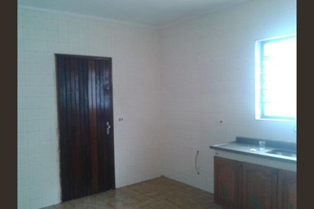 Casa à venda com 4 quartos, 246m² em Jardim Santa Helena, São Paulo