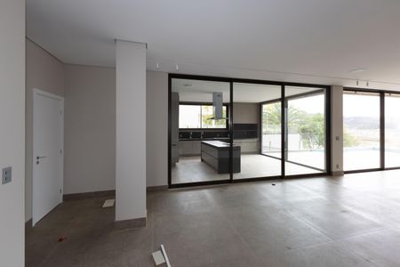 Sala de casa de condomínio para alugar com 6 quartos, 480m² em Alphaville, Nova Lima