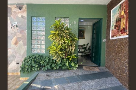 Casa à venda com 4 quartos, 285m² em Vila Mesquita, São Paulo