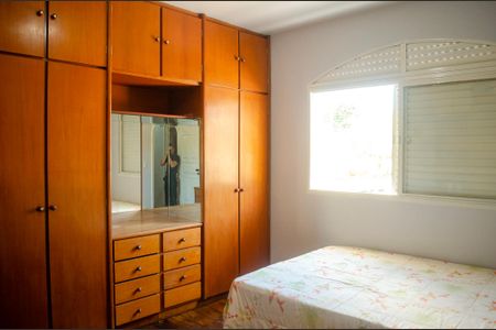 Casa para alugar com 5 quartos, 550m² em Jardim Goiás, Goiânia