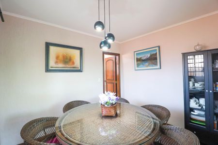 Casa à venda com 5 quartos, 176m² em Vila Mazzei, São Paulo