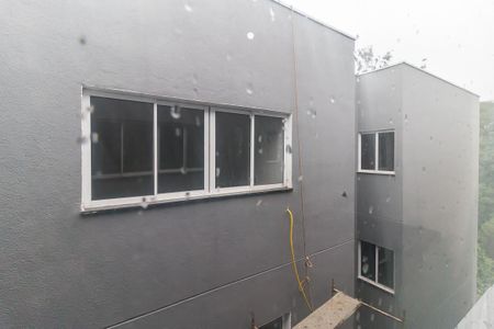 Vista da Sala de apartamento para alugar com 3 quartos, 67m² em Vila Aurea, Poá