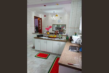 Casa à venda com 3 quartos, 168m² em Vila Lutécia, Santo André