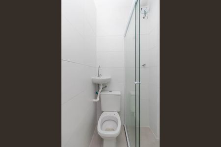 Banheiro de casa para alugar com 1 quarto, 18m² em Vila Maria Baixa, São Paulo