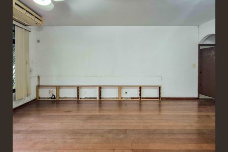 Sala de casa de condomínio para alugar com 5 quartos, 197m² em Vila Pirajussara, São Paulo