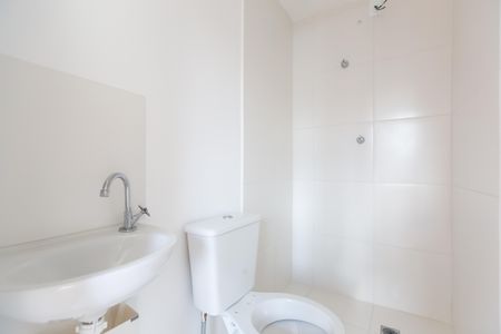 Banheiro Social de kitnet/studio à venda com 1 quarto, 17m² em Itaquera, São Paulo