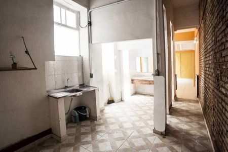 Casa à venda com 1 quarto, 246m² em Centro, Lapa