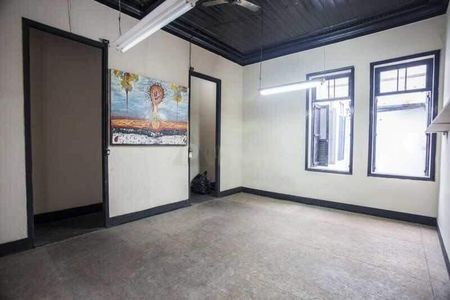 Casa à venda com 1 quarto, 246m² em Centro, Lapa