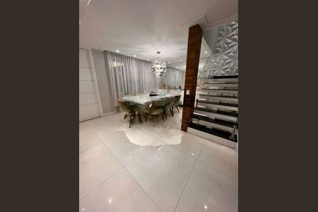 Casa à venda com 4 quartos, 340m² em Taquara, Rio de Janeiro